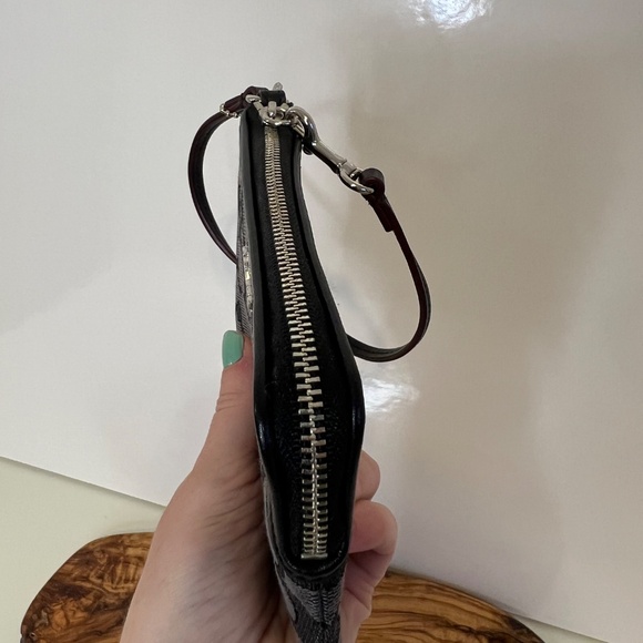Coach Wristlet Black Monogram Pattern Jacquard Canvas Leather Wallet Like New - Picture 14 of 16